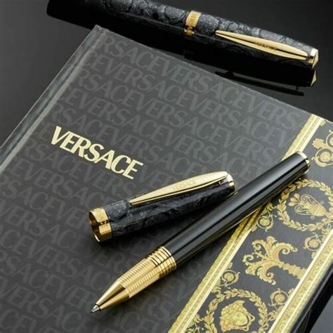 distribuzione nel mondo versace|Profilo Aziendale Versace .